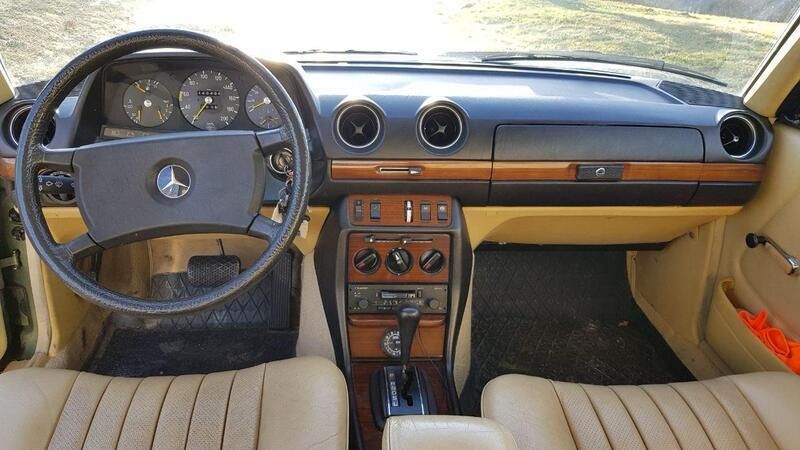 Grün Gebraucht 1980 Mercedes 230 Coupé | 12.500 € - Bild 1/4