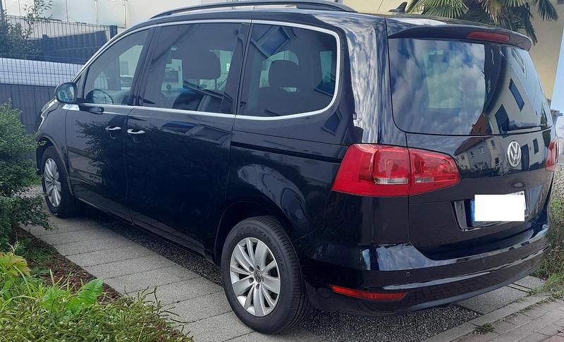 Schwarz Gebraucht 2012 VW Sharan Comfortline Van / Kleinbus | 8.950 € (Fairer Preis) - Bild 1/4