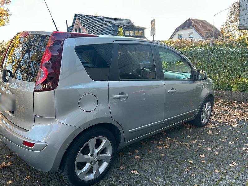 Silber Gebraucht 2009 Nissan Note Kleinwagen | 2.000 € - Bild 1/4