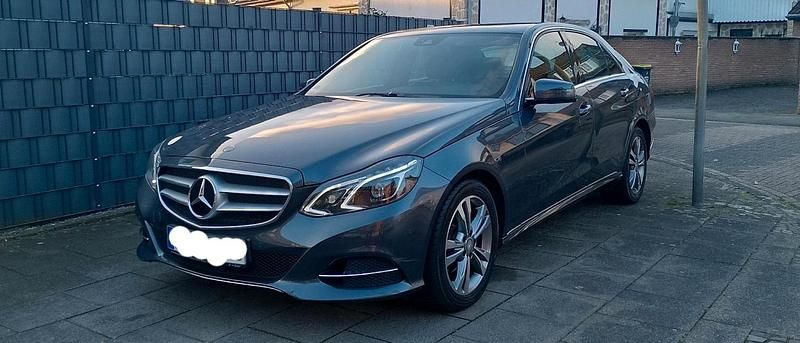 Grau Gebraucht 2015 Mercedes E200 Limousine | 15.150 € (Teuer) - Bild 1/3