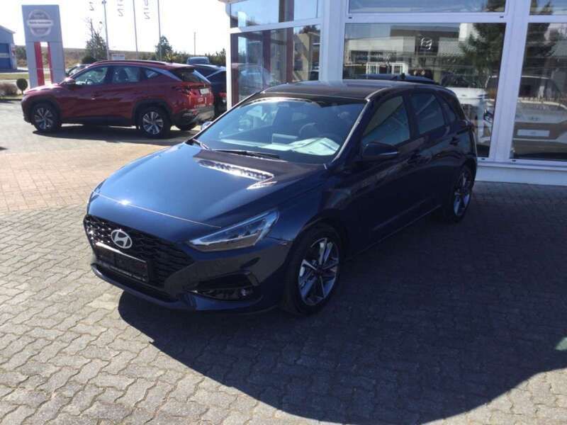 Neu Hyundai i30 Advantage 101 PS (74 kW) 2025 Blau Limousine