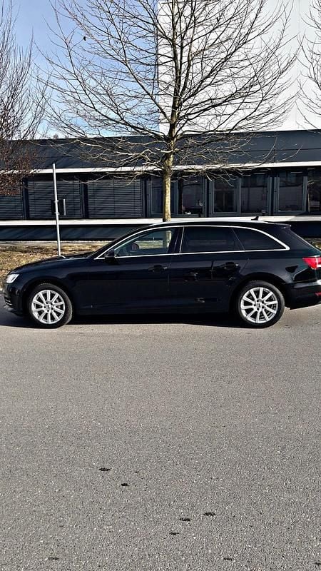 Gebraucht Audi A4 Comfort 190 PS (139 kW) 2016 Schwarz Kombi