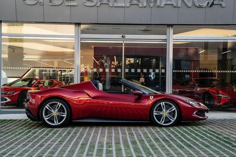 Gebraucht Ferrari 296 840 PS (617 kW) 2022 Rot