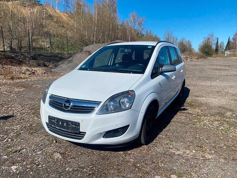 Gebraucht Opel Zafira 110 PS (80 kW) 2012 Weiß Van / Kleinbus