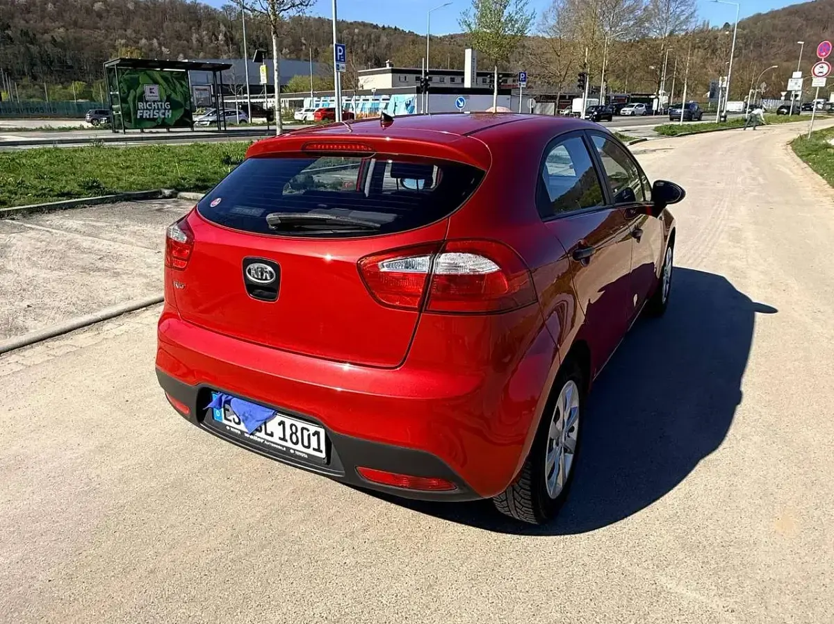 Gebraucht Kia Rio Spirit 86 PS (63 kW) 2011 Rot Kleinwagen