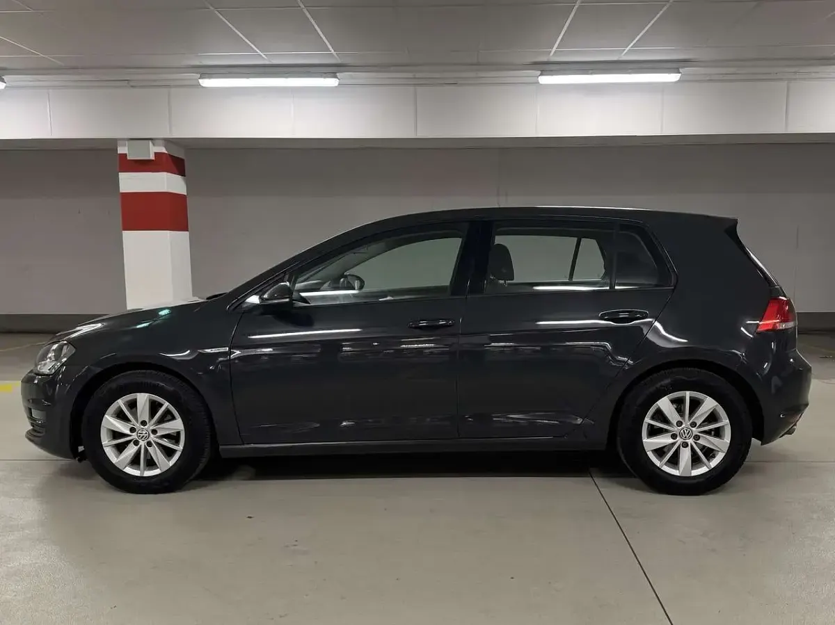 Gebraucht VW Golf VII 116 PS (85 kW) 2016 Uranograu Kleinwagen