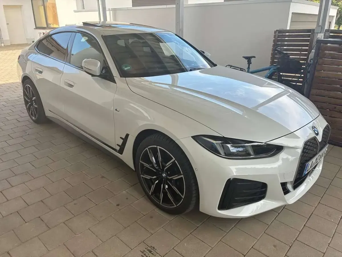Gebraucht BMW i4 M Sport 294 kW (401 PS) 2025 Weiß Limousine