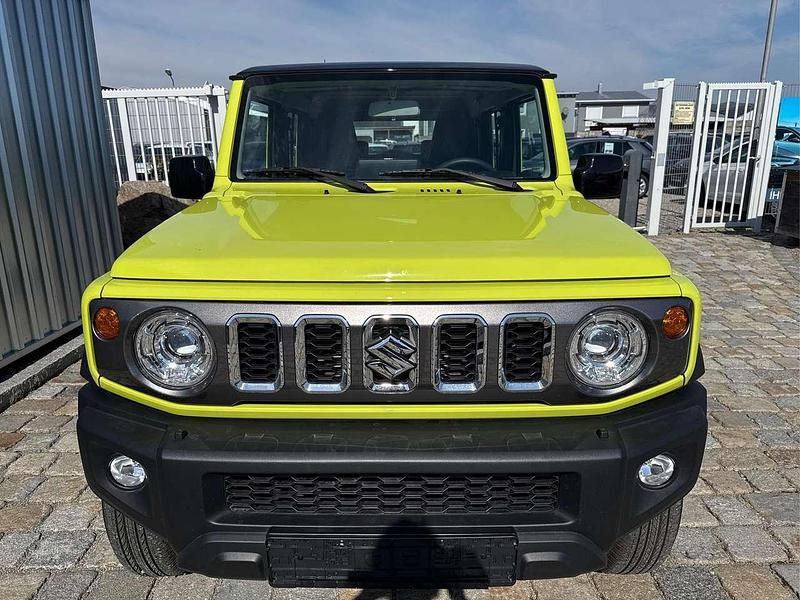 Neu Suzuki Jimny 102 PS (75 kW) 2025 Gelb / schwarzes dach SUV
