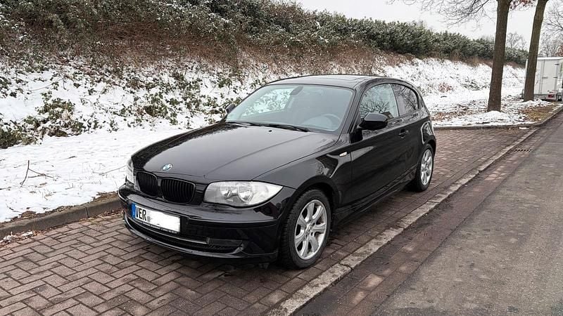 Gebraucht BMW 116 116 PS (85 kW) 2010 Schwarz Kleinwagen