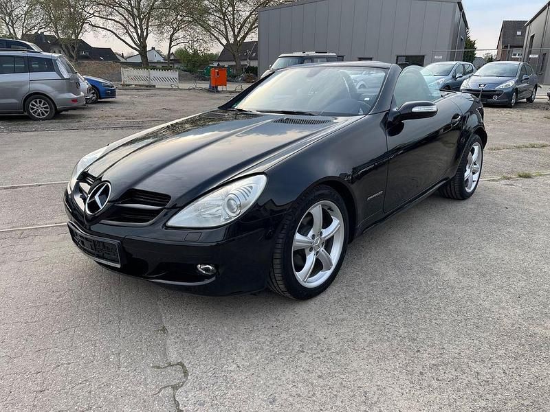 Second-hand Mercedes SLK200 163 CP (119 kW) 2004 Negru Cabrio