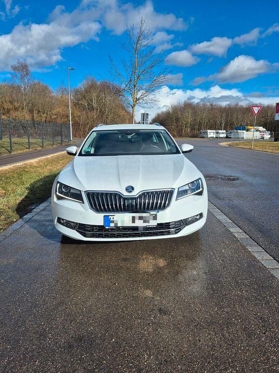 Gebraucht Skoda Superb Style 150 PS (110 kW) 2017 Weiß Kombi