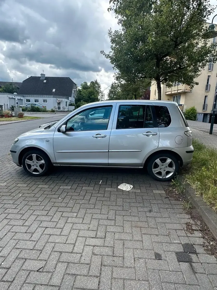 Gebraucht Mazda 2 75 PS (55 kW) 2006 Silber Kleinwagen