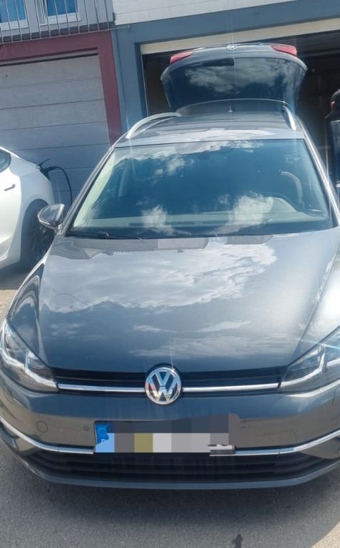 Grau Gebraucht 2020 VW Golf VII United Kombi | 16.900 € (Guter Preis) - Bild 1/4
