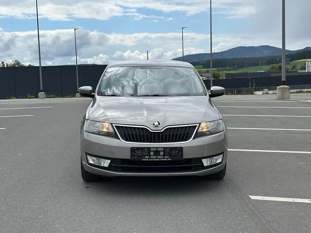 Gebraucht Skoda Rapid Ambition 86 PS (63 kW) 2015 Beige Kleinwagen