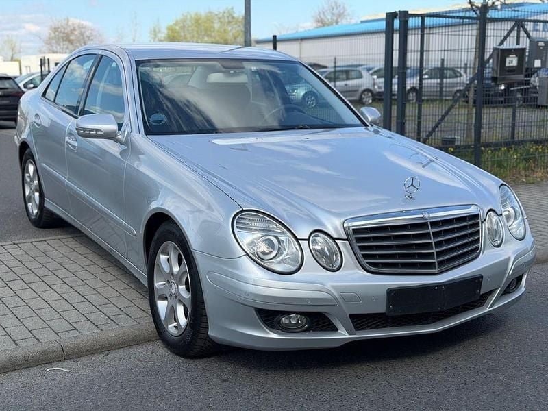 Second-hand Mercedes E200 184 CP (135 kW) 2007 Argintiu Berlinǎ