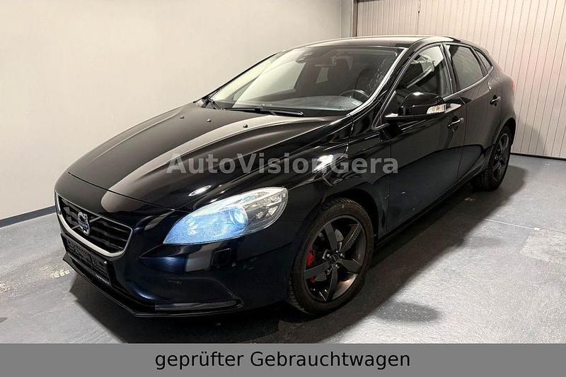 Schwarz Gebraucht 2014 Volvo V40 Limousine | 7.999 € (Guter Preis) - Bild 1/4
