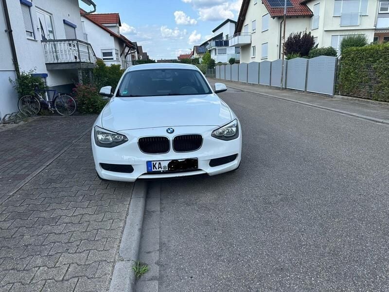 Weiß Gebraucht 2014 BMW 114 Kleinwagen | 6.700 € (Fairer Preis) - Bild 1/2