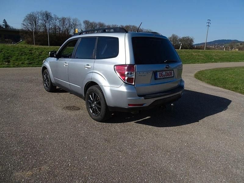Gebraucht Subaru Forester Comfort 147 PS (108 kW) 2012 Silber SUV