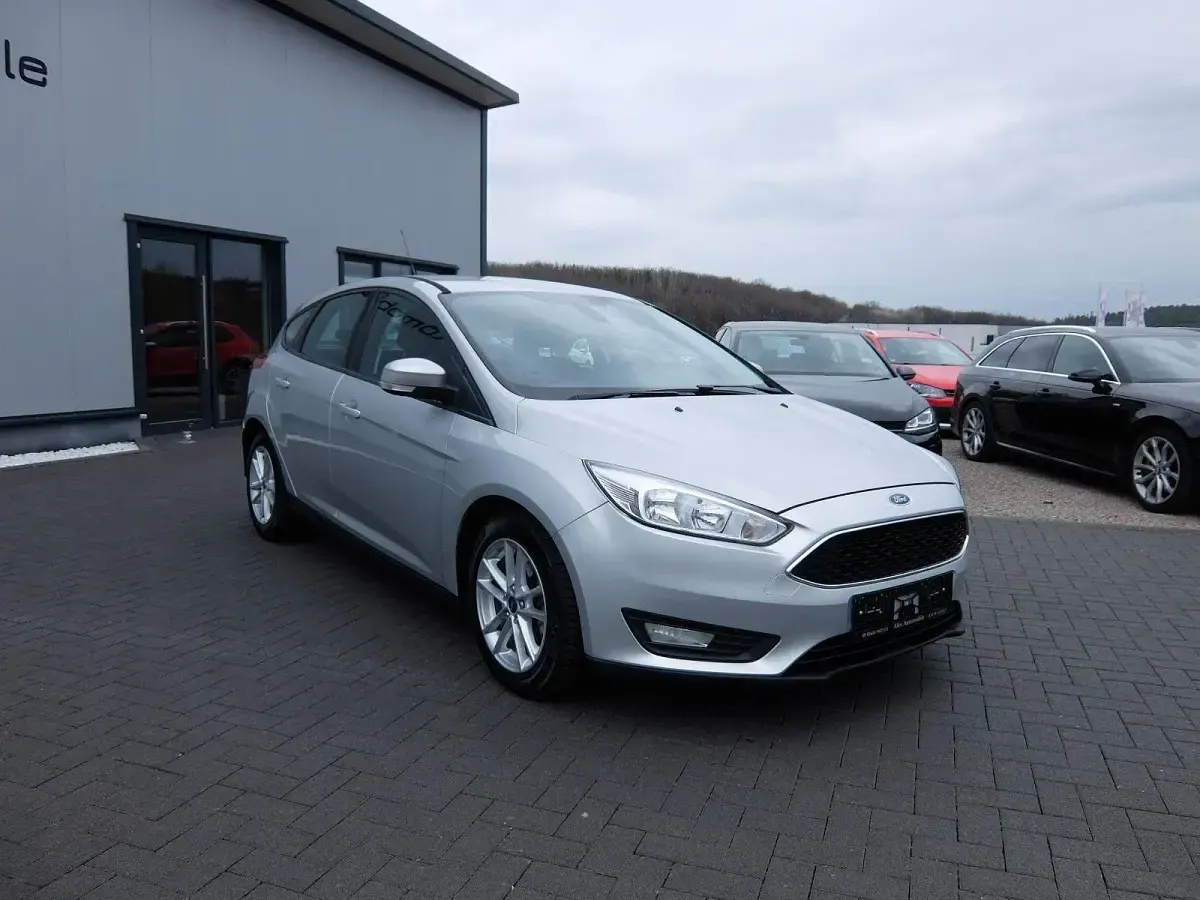 Gebraucht Ford Focus Business Edition 95 PS (69 kW) 2015 Silber Limousine