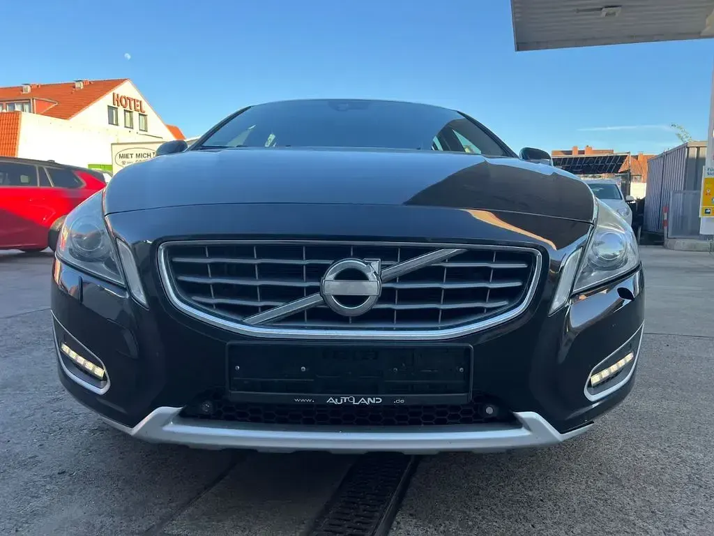 Gebraucht Volvo V60 Momentum 215 PS (158 kW) 2013 Schwarz Kombi