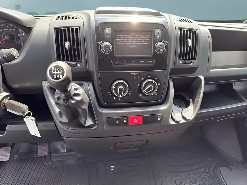 Gebraucht Peugeot Boxer 140 PS (102 kW) 2023 Weiß Van