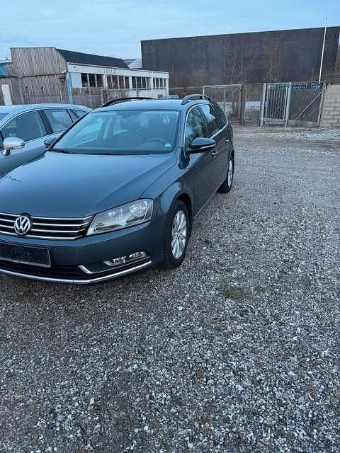 Gebraucht VW Passat Comfortline 160 PS (117 kW) 2011 Grau Kombi