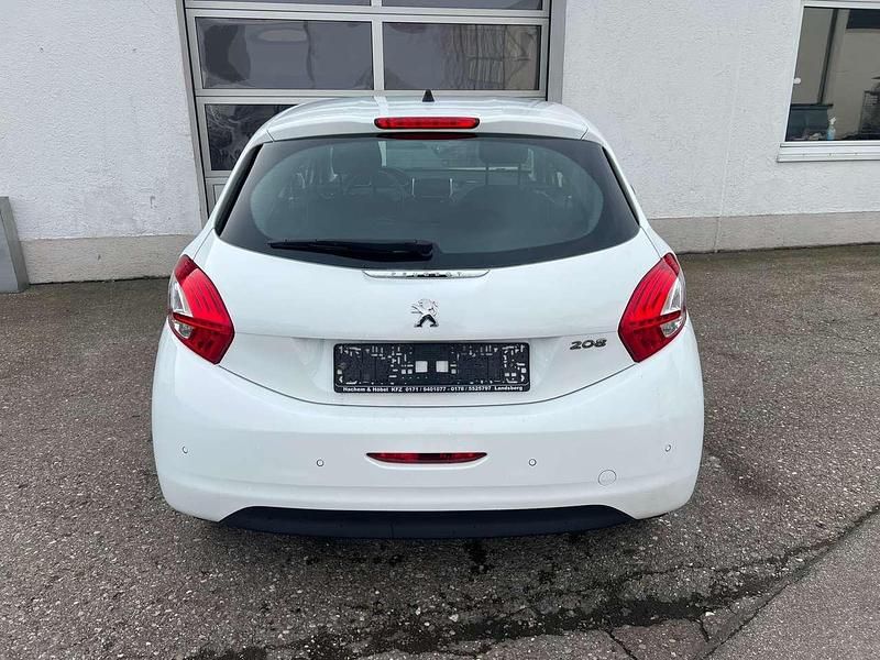 Gebraucht Peugeot 208 Active 82 PS (60 kW) 2014 Lack weiss banquise/deckende Kleinwagen
