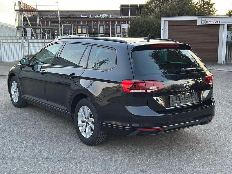 Gebraucht VW Passat 150 PS (110 kW) 2022 Schwarz Kombi