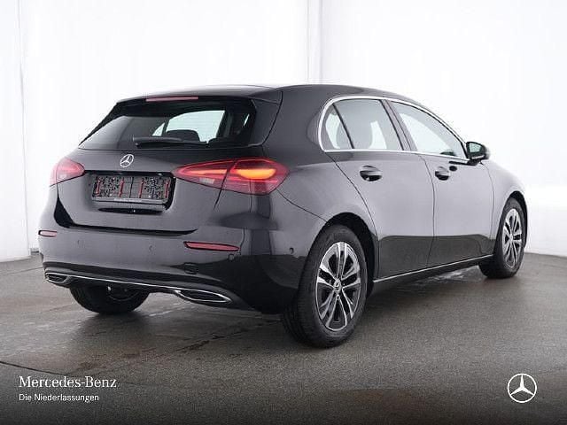 Kosmosschwarz Gebraucht 2024 Mercedes A180 Progressive Limousine | 27.890 € (Guter Preis) - Bild 1/4