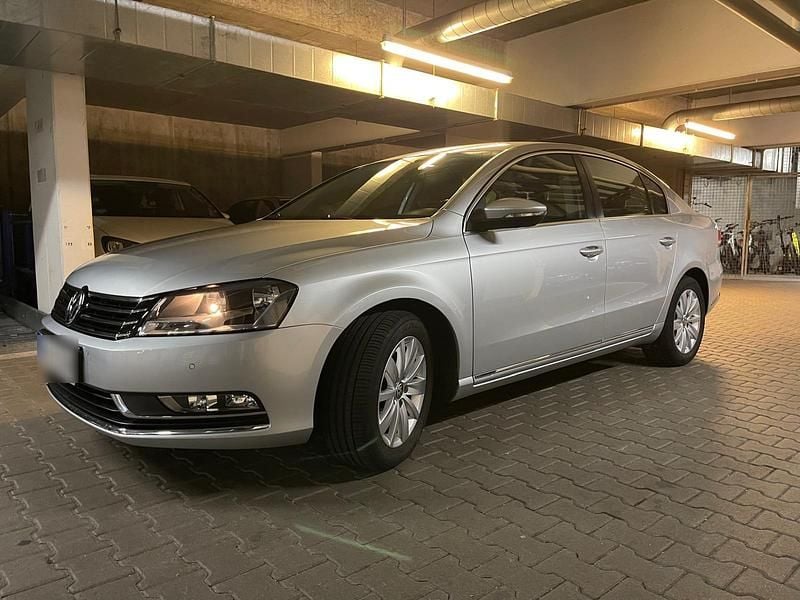 Gebraucht VW Passat 122 PS (89 kW) 2013 Silber Limousine