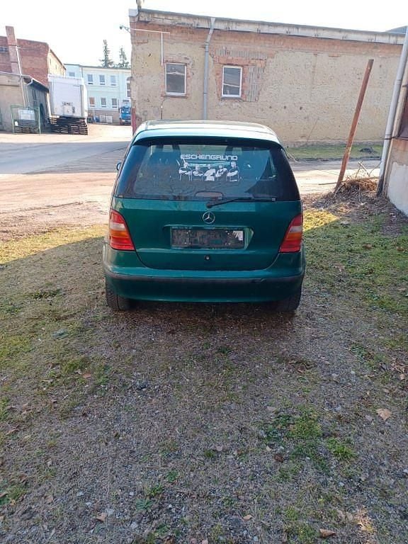 Gebraucht Mercedes A140 Elegance 82 PS (60 kW) 1998 Grün Van / Kleinbus