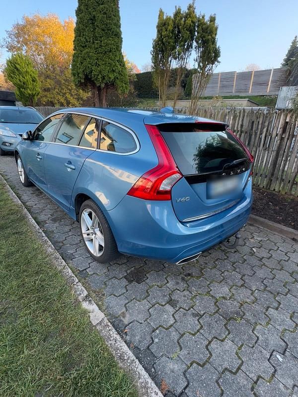 Gebraucht Volvo V60 R-Design 288 PS (211 kW) 2013 Blau Kombi