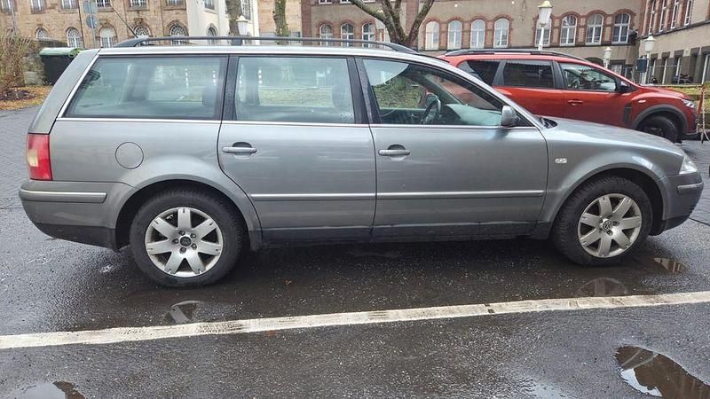 Gebraucht VW Passat Highline 150 PS (110 kW) 2002 Grau Kombi