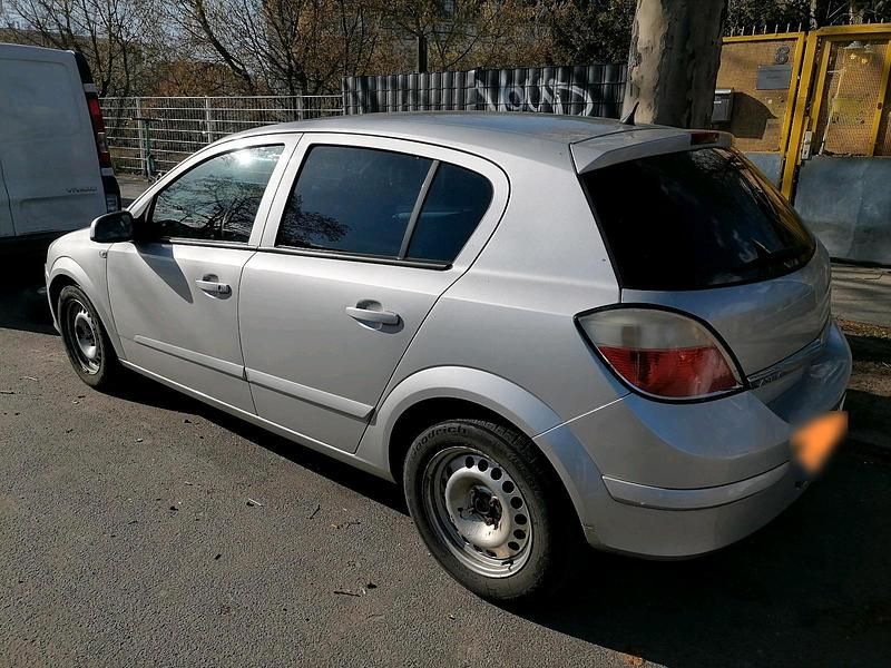 Gebraucht Opel Astra 105 PS (77 kW) 2004 Silber Limousine