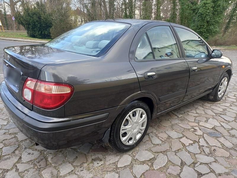 Gebraucht Nissan Almera 90 PS (66 kW) 2001 Grau Limousine