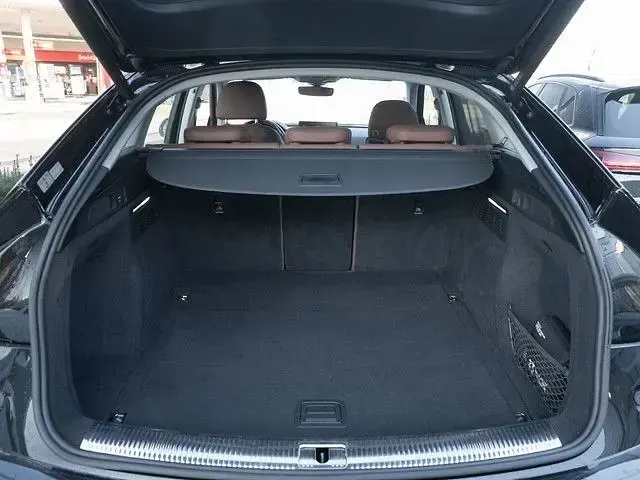 Gebraucht Audi Q5 Sportback Advanced 204 PS (150 kW) 2021 Schwarz SUV