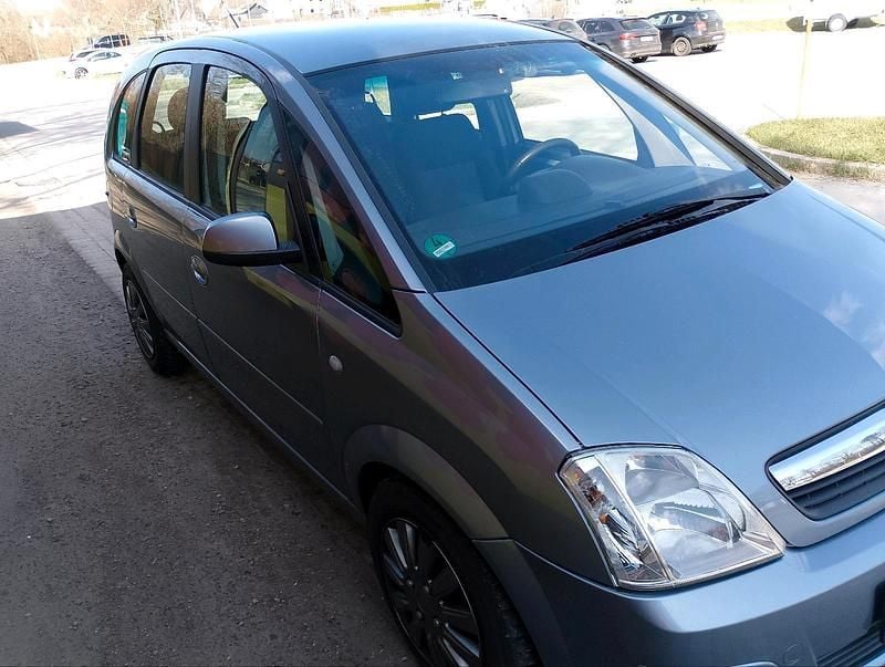 Gebraucht Opel Meriva 101 PS (74 kW) 2008 Silber Van / Kleinbus