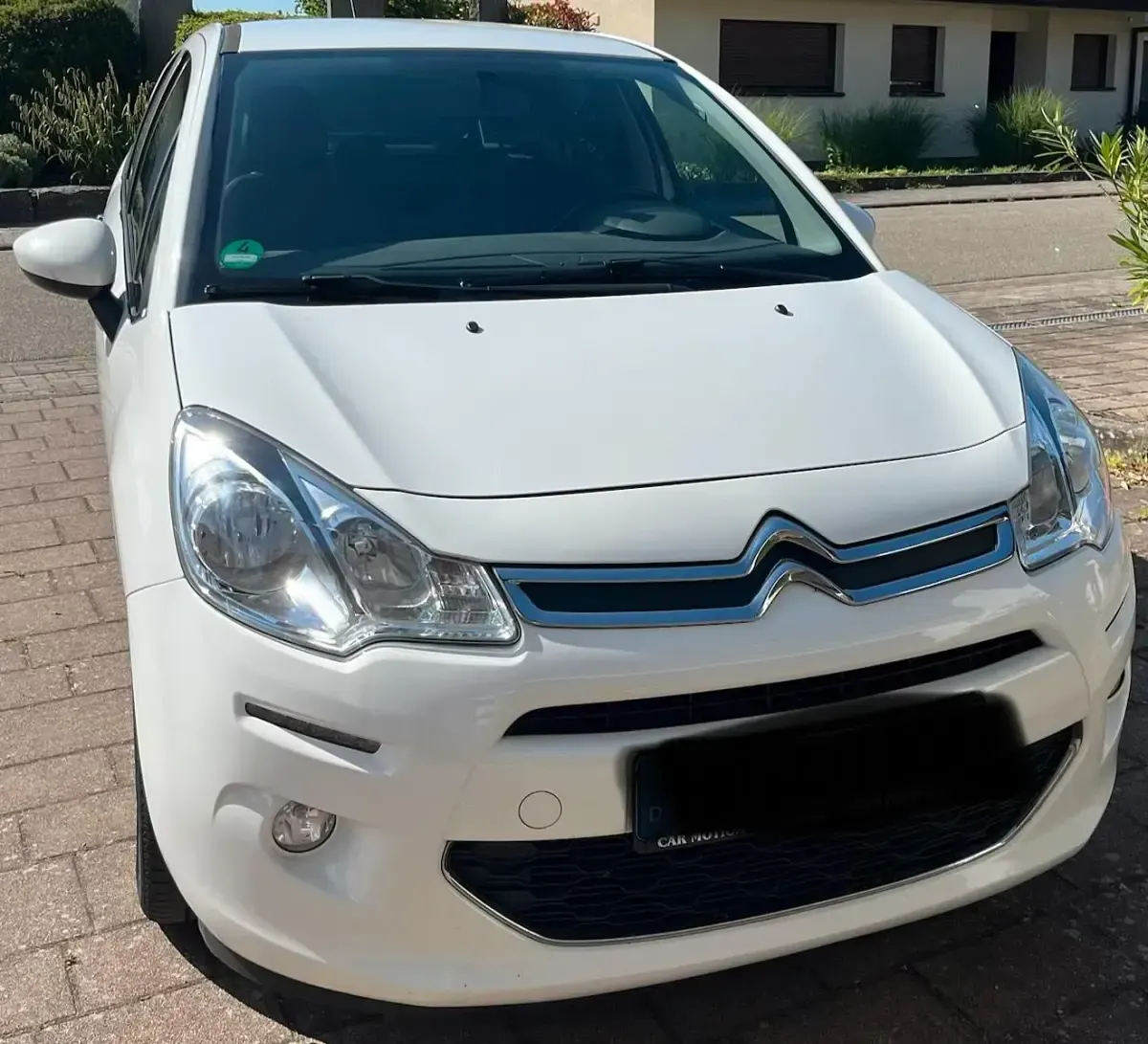 Gebraucht Citroën C3 SELECTION 99 PS (72 kW) 2015 Weiß Kleinwagen