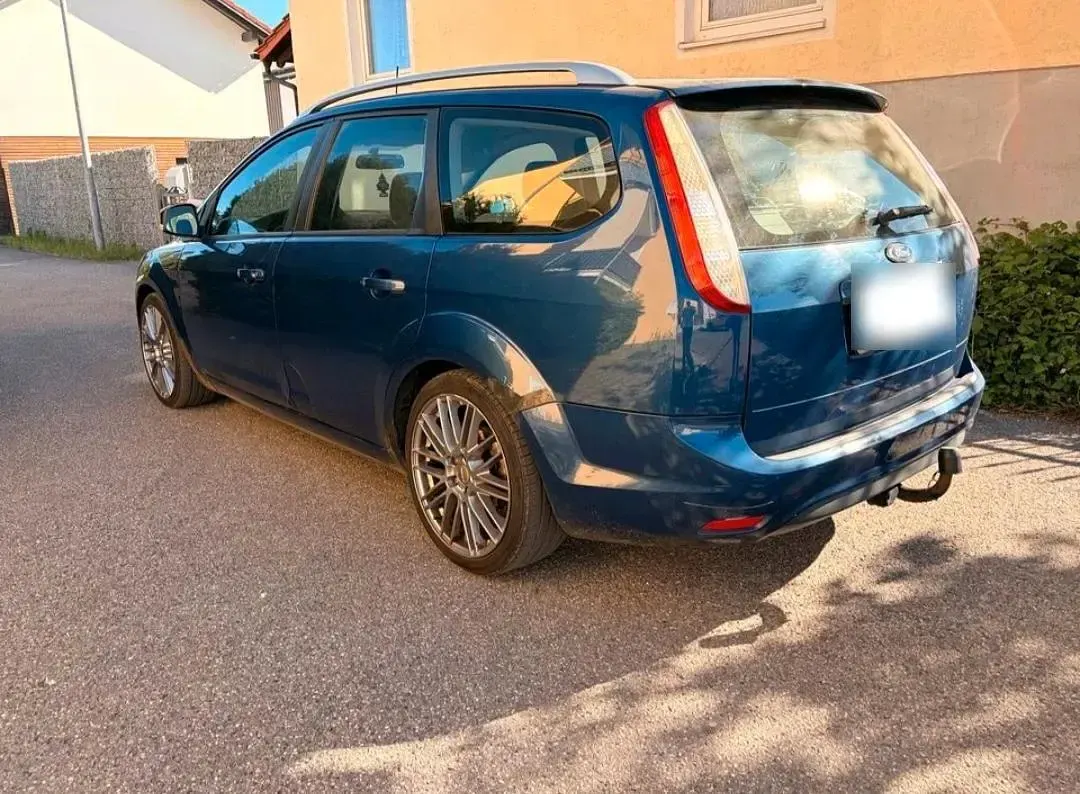 Gebraucht Ford Focus 115 PS (84 kW) 2009 Blau Kombi