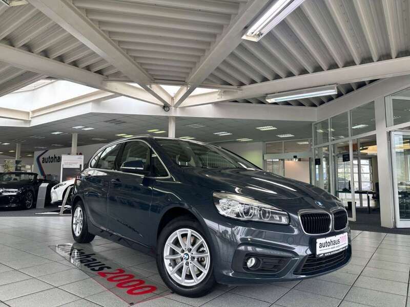 Atlantikgrau metallic Gebraucht 2015 BMW 218 Van / Kleinbus | 12.450 € (Guter Preis) - Bild 1/4