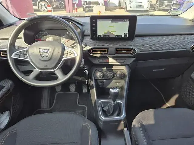 Gebraucht Dacia Sandero Comfort 91 PS (66 kW) 2021 Gletscherweiß gletscherweiß SUV