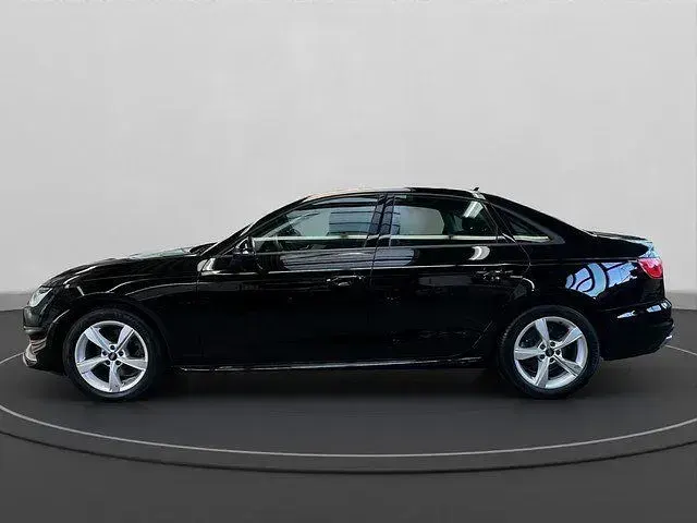 Gebraucht Audi A4 Advanced Plus 150 PS (110 kW) 2022 Schwarz Limousine