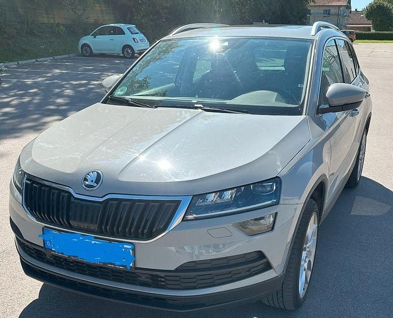 Grau Gebraucht 2017 Skoda Karoq Style SUV | 17.900 € (Fairer Preis) - Bild 1/4