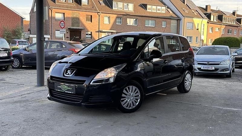 Schwarz Gebraucht 2011 Peugeot 5008 Tendance Van / Kleinbus | 4.390 € (Guter Preis) - Bild 1/4