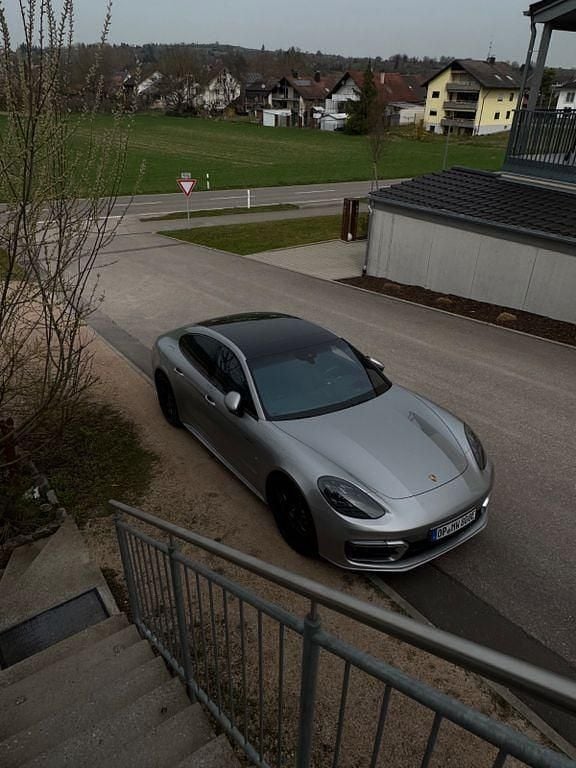Silber Gebraucht 2021 Porsche Panamera Turbo S Limousine | 125.600 € (Guter Preis) - Bild 1/4