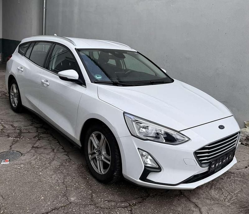 Usado Ford Focus 101 HP (74 kW) 2019 Branco Carrinha