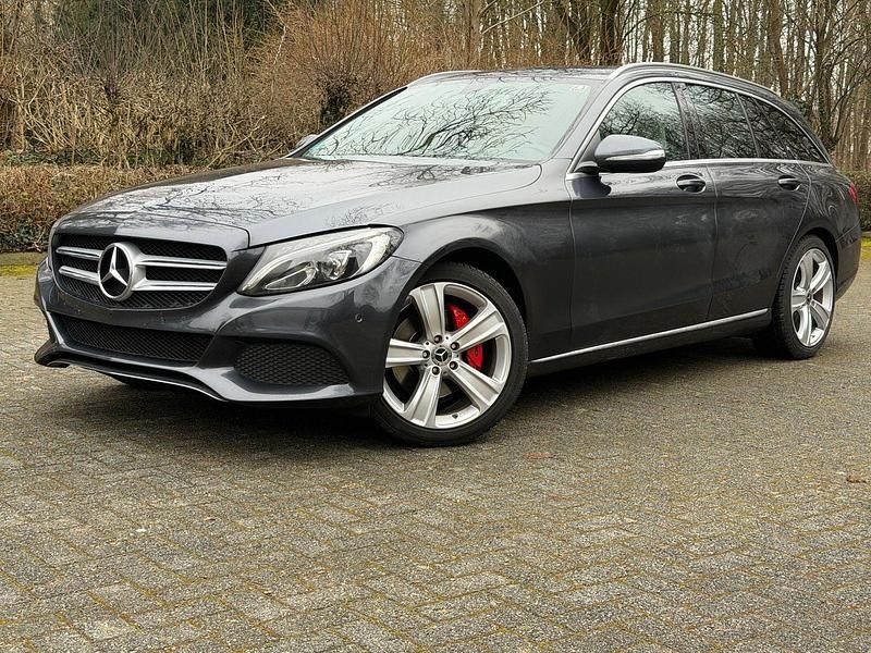 Gebraucht Mercedes C250 204 PS (150 kW) 2015 Grau Kombi