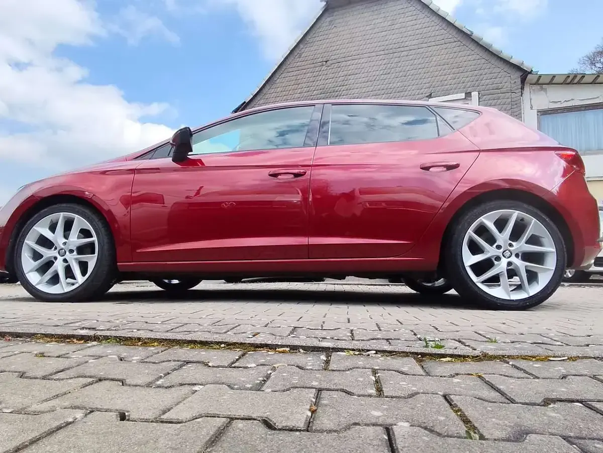 Usata Seat Leon FR 140 CV (102 kW) 2013 Rosso Utilitaria