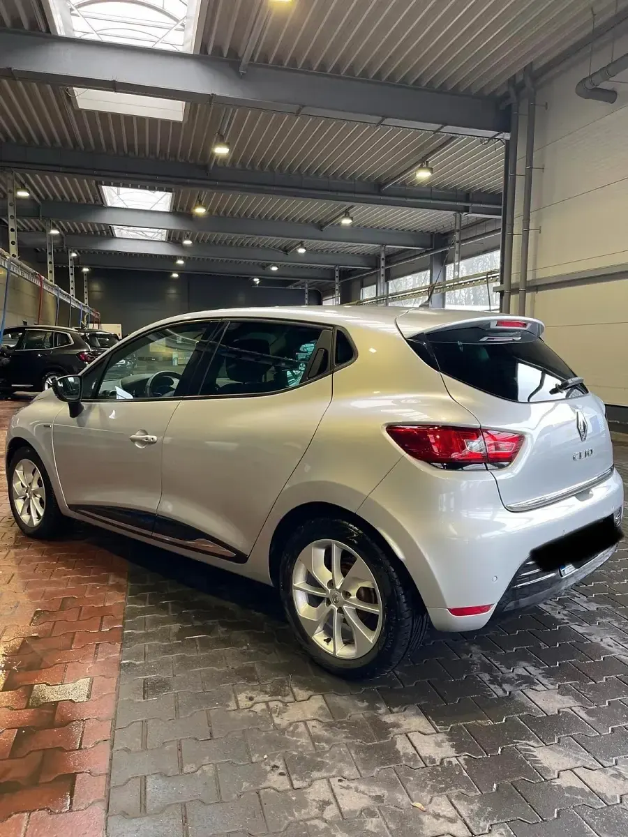 Gebraucht Renault Clio LIMITED 73 PS (53 kW) 2017 Silber Kleinwagen