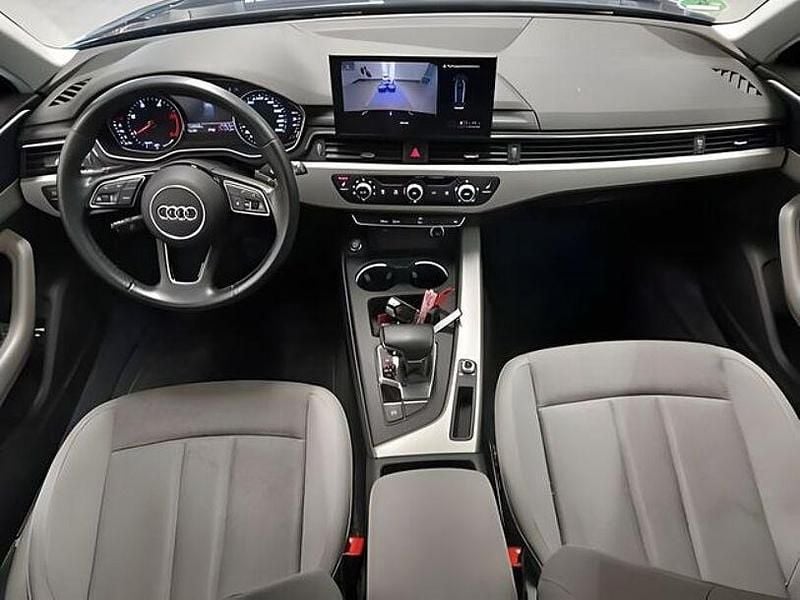 Second-hand Audi A4 S-Line 204 CP (150 kW) 2022 Albastru Break